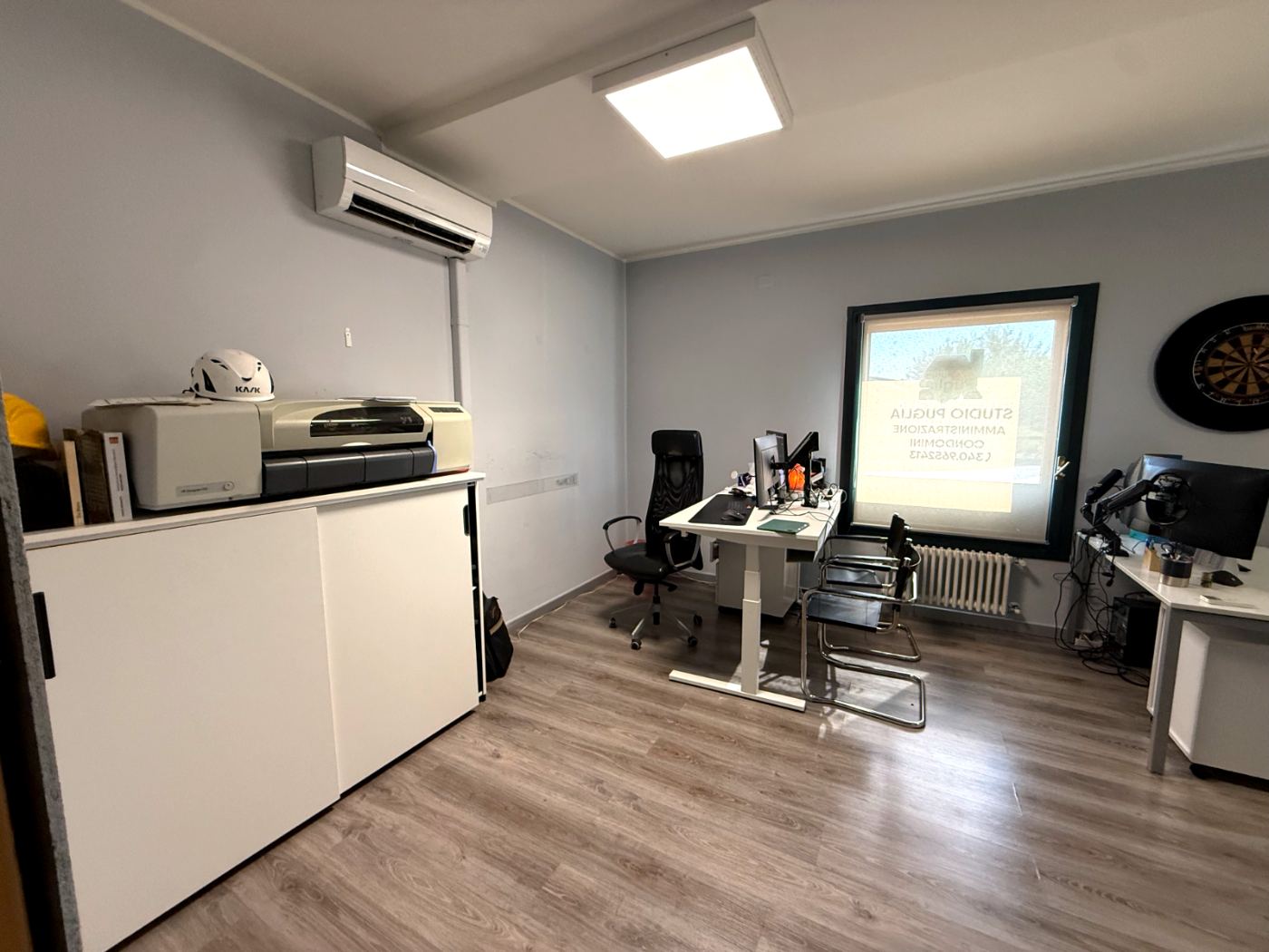 Postazione di lavoro con plotter